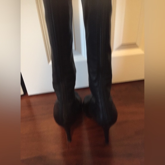 Jimmy Choo Knee high leather boots with back zippers - Picture 4 of 8